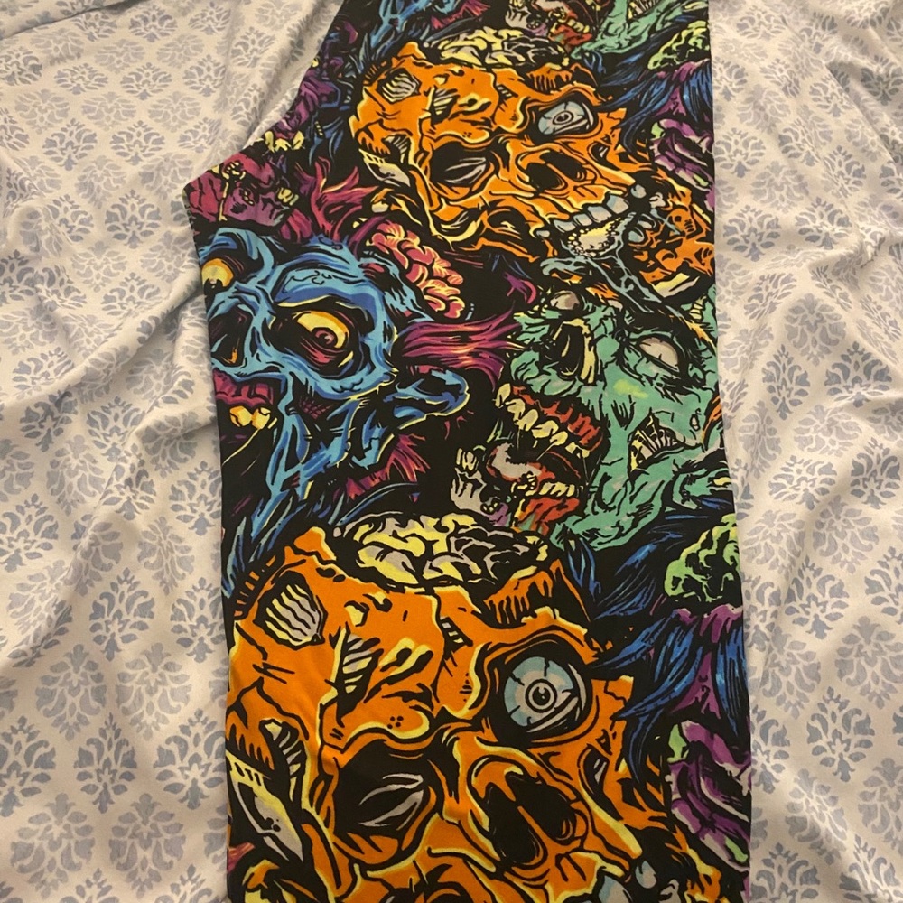 LuLaRoe Colorful Skull Print Leggings